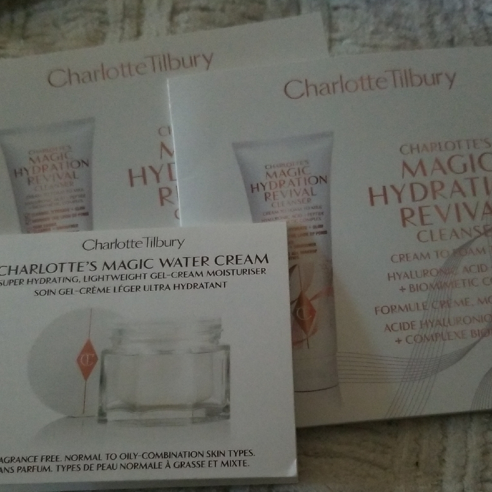 Charlotte Tilbury: 2 Packets Cleanser 3 Packets Magic Water Cream